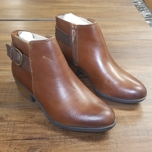 clarks addiy kara booties